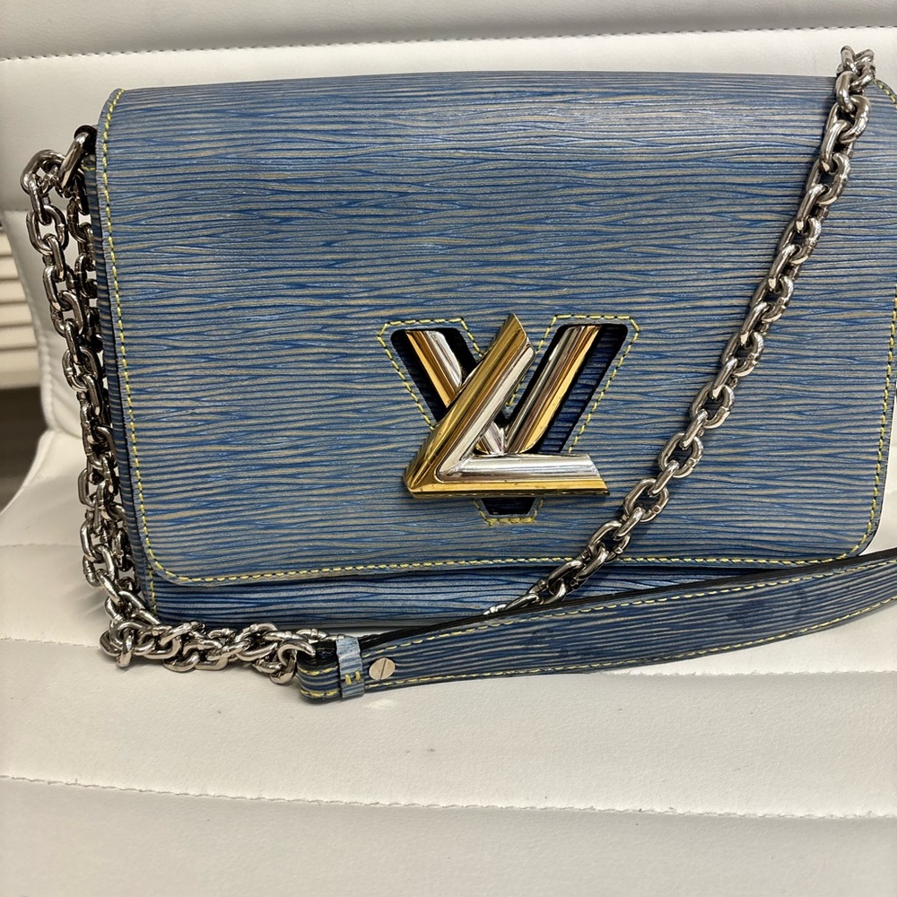 Louis Vuitton Epi Twist